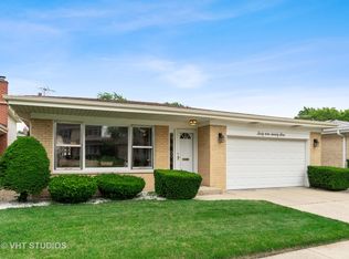 6923 N Minnetonka Ave, Chicago, IL