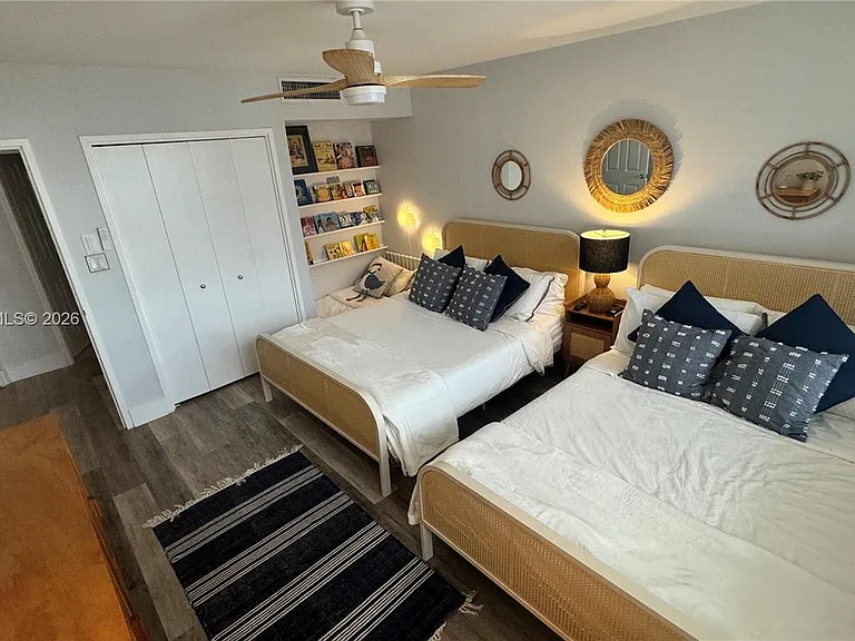 5161 Collins Ave #1012 — Photo 11
