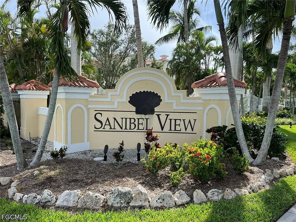 2 bed, 2.0 bath, 1373 sqft, $3,900 — Photo 2