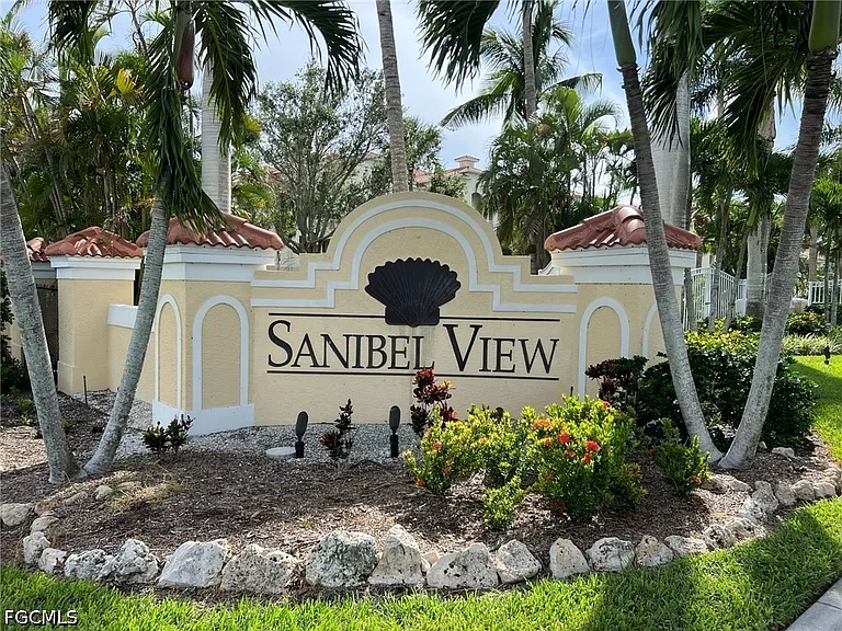 20061 Sanibel View Cir #204 — Photo 2