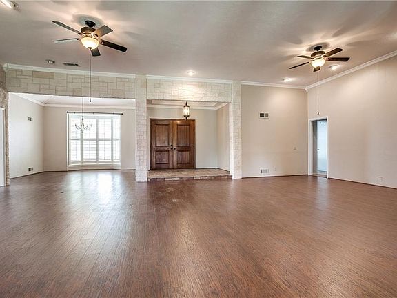 3rd image of 10106 Dove Trail Cir