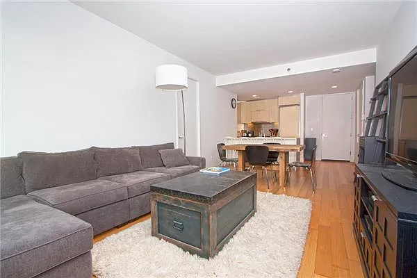 Sold by Space Marketing Shop | media 2