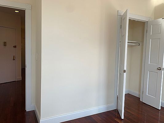 2nd image of 111 E 7th St #7X