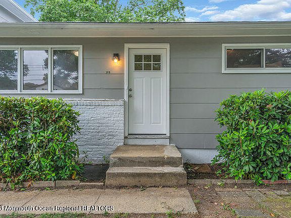 3rd image of 309 Lillian Lane