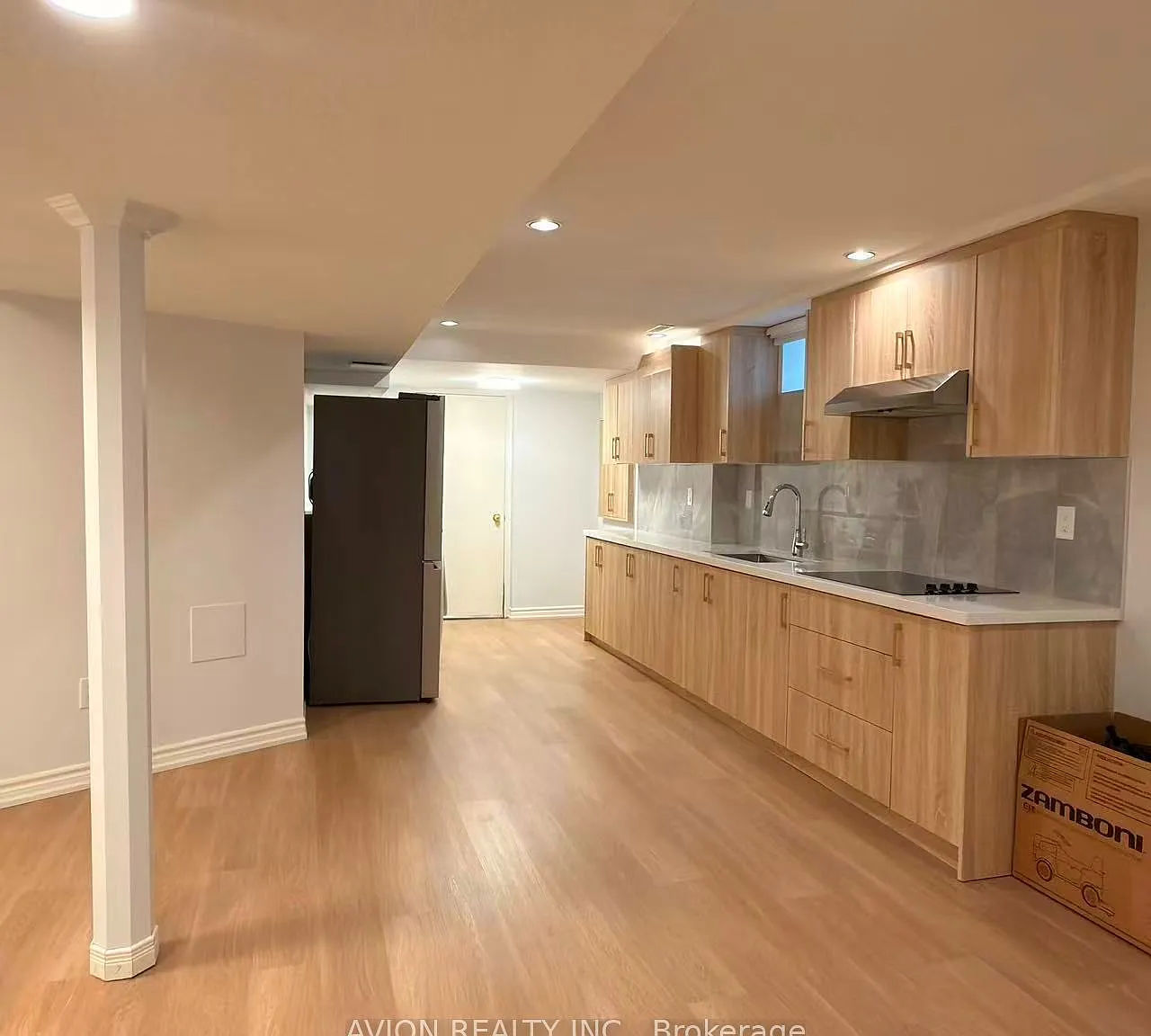 3 bed, $1,800 — Photo 2