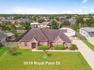 3019 Royal Palm Dr, Mont Belvieu, TX 77523
