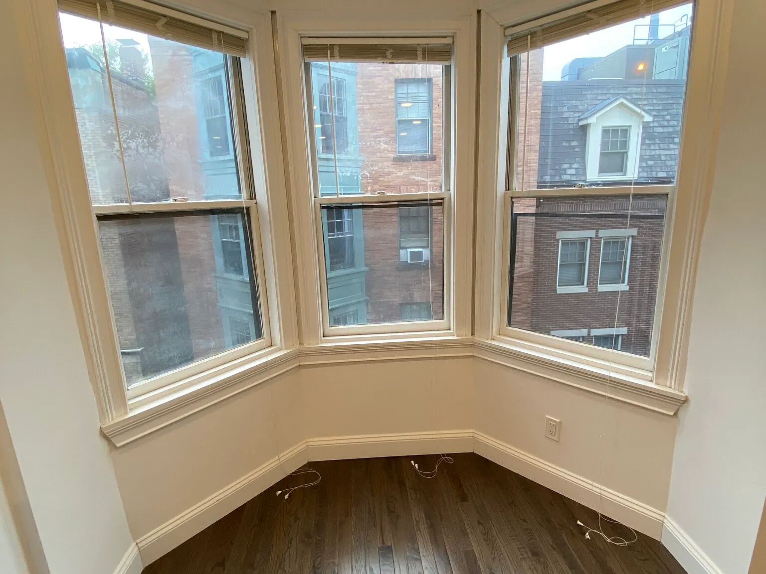 2 bed, 800 sqft, $4,000 — Photo 2