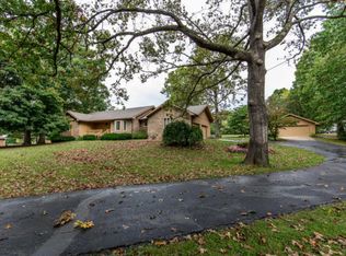 7439 E Shady Ln, Springfield, MO 65802