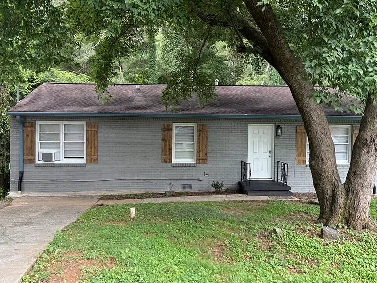 2226 Gary Ct NW #B — Photo 1