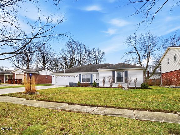 3rd image of 2949 Lakewood Ave