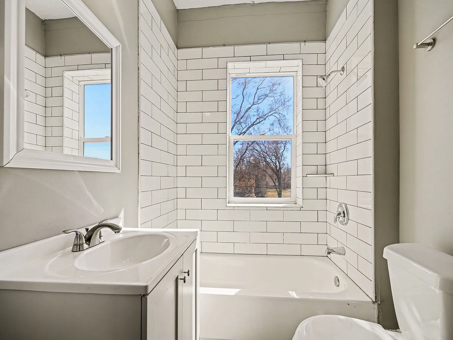3 bed, 120 sqft, $1,600 — Photo 3