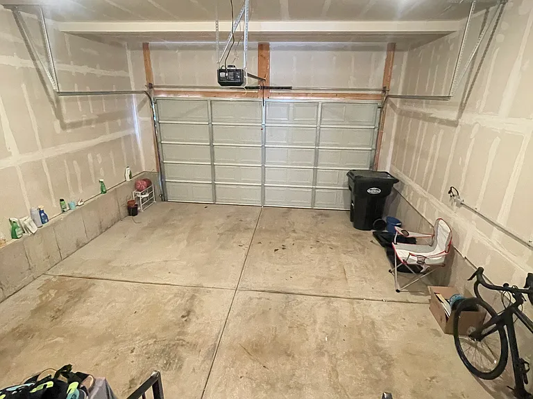 639 W Parker Pl — Photo 11