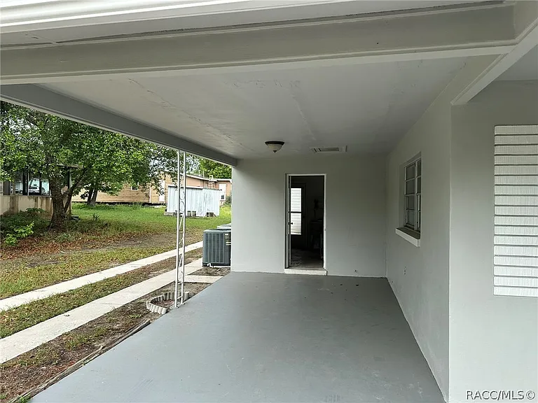 68 S Columbus St — Photo 3