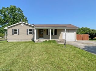 2247 Sprucewood Dr, Austintown, OH