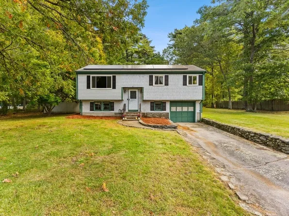 10 Dean St, Assonet, MA 02702