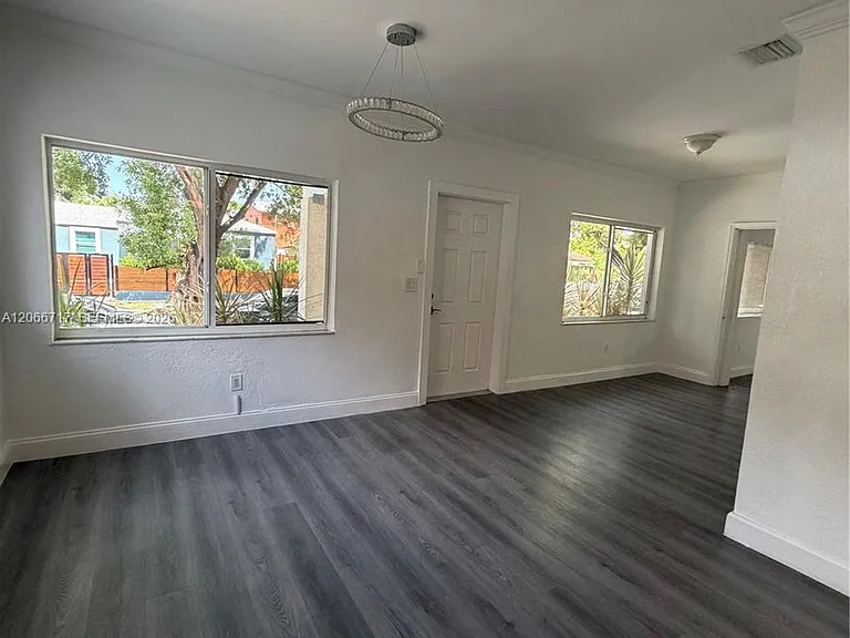 328 SW 15th Ave — Photo 6