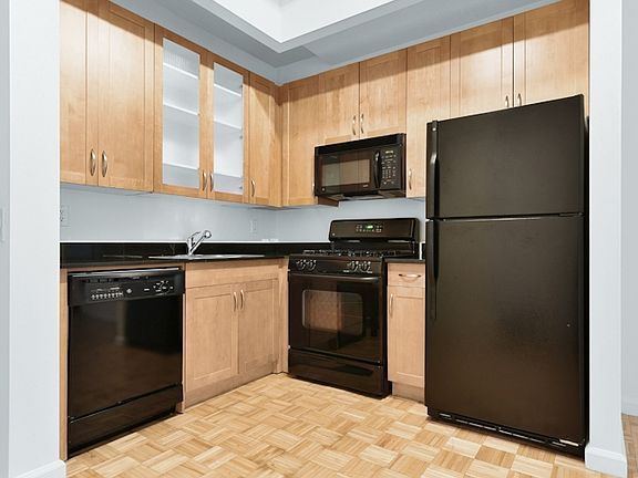 4th image of 63 Wall St APT 202