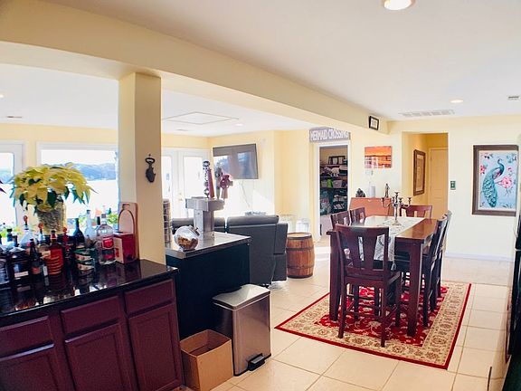 4th image of 105 Woodrow Dr