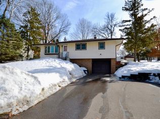 426 Centennial Dr, Roseville, MN 55113