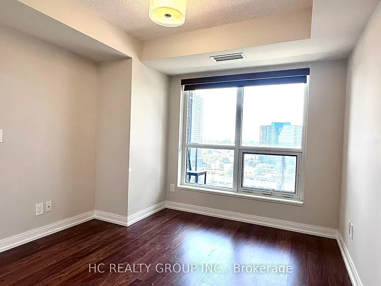 181 Village Green Sq #1415 — Photo 10