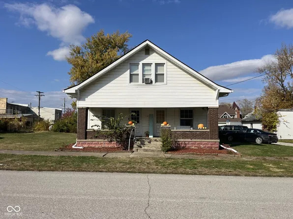 114 E Howard St, Waveland, IN 47989