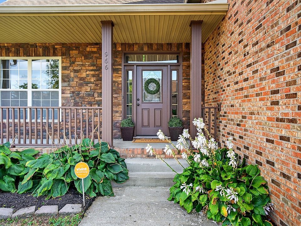 1st image of 966 Willow Cir