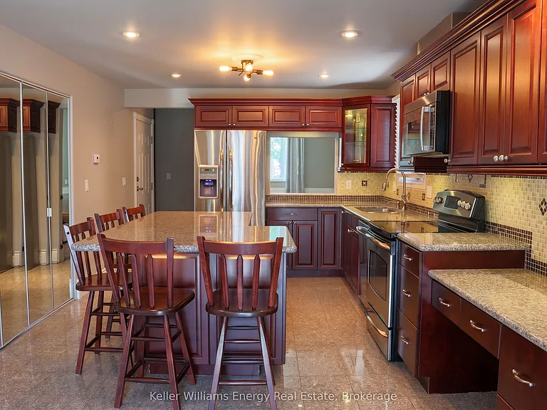 349 Adelaide Ave W #1 — Photo 3