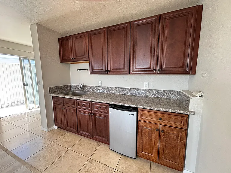 2932 Preece St #B — Photo 8