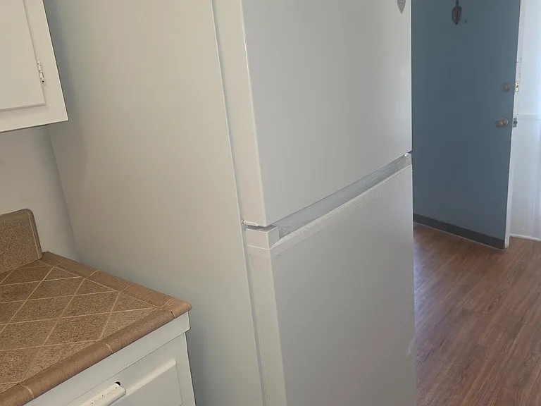 931 S Trident St #B — Photo 8