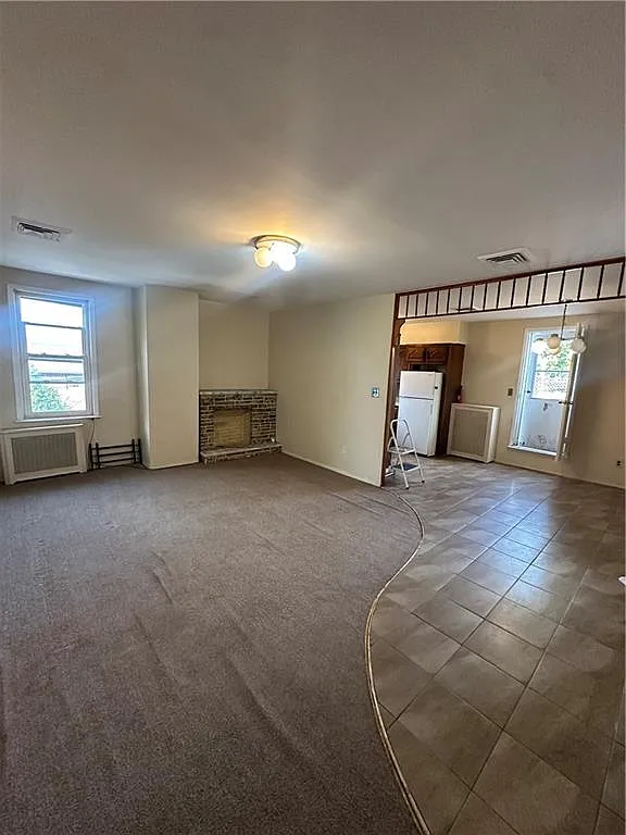 3 bed, 1.0 bath, 800 sqft, $2,700 — Photo 2