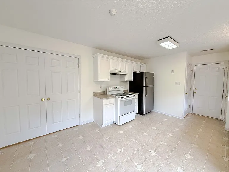 7704 Redwood Ave — Photo 4
