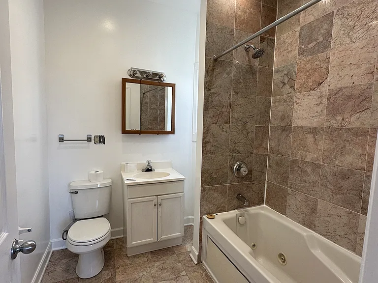 4879 N Lincoln Ave #2 — Photo 6