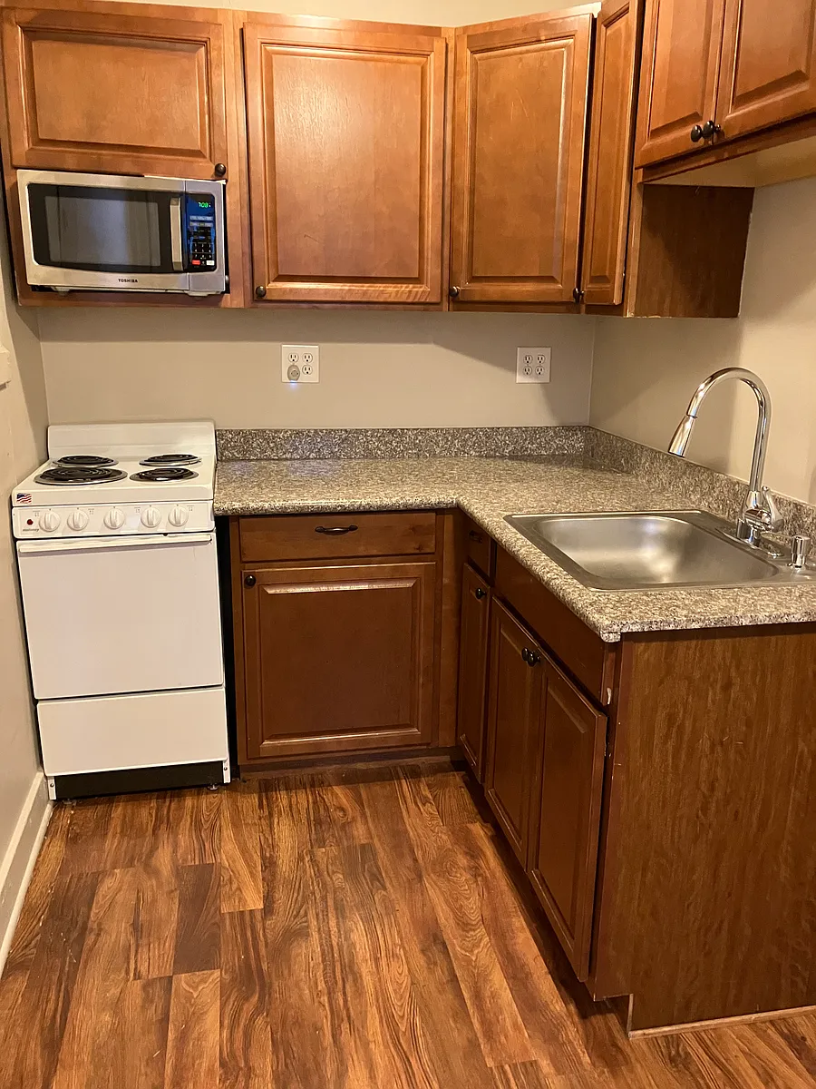 Building Photo - 4541 Brooklyn Ave NE #5