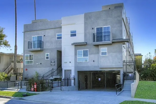 8621 Ramsgate Ave — Photo 41
