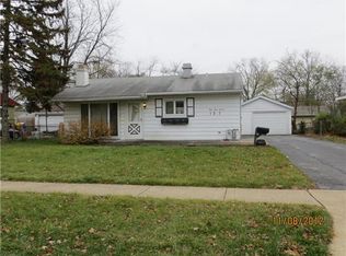 137 Hazard Rd, Carpentersville, IL 60110