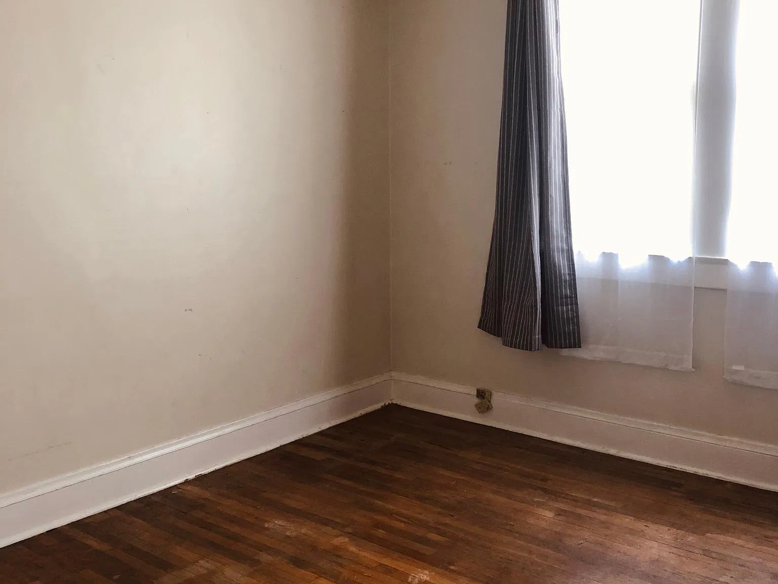 2306 State Street — Photo 4