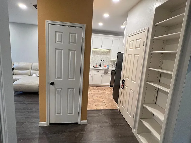 2414 Longview St #202 — Photo 10