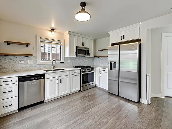 3rd image of 872 Quin Ct APT 102