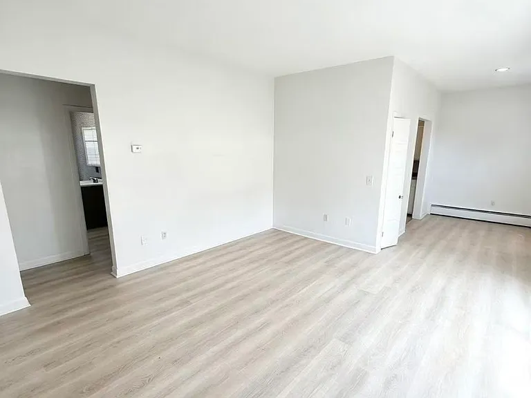 1634 Broad St #B1 — Photo 3