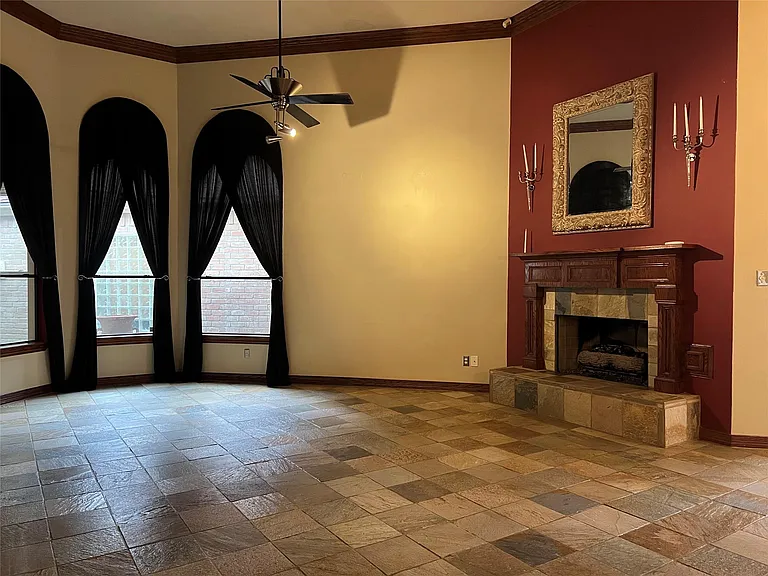 6983 Oakwood Park — Photo 5