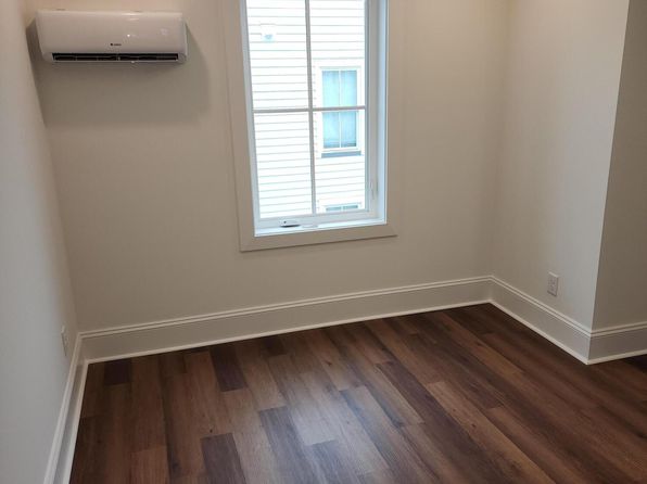 charleston-south-carolina-441873892 picture