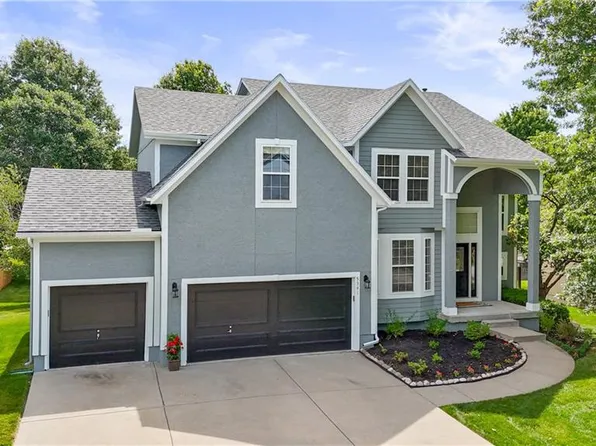 5341 Meadowlark Dr, Shawnee, KS 66226