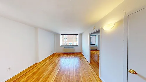 121 Reade St Photo 1