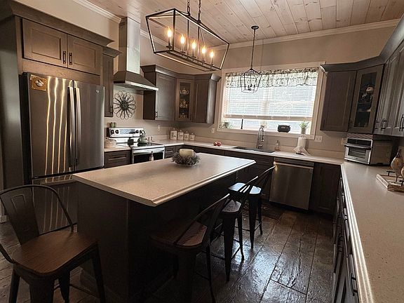 5th image of 810 E Arnold Lake Rd