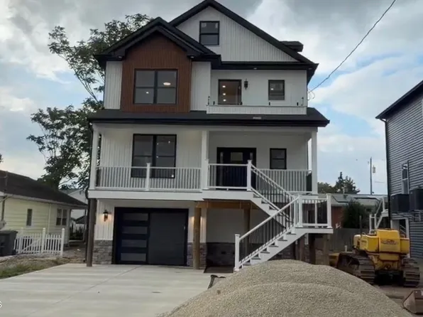 94 Pinewood Road, Toms River, NJ 08753