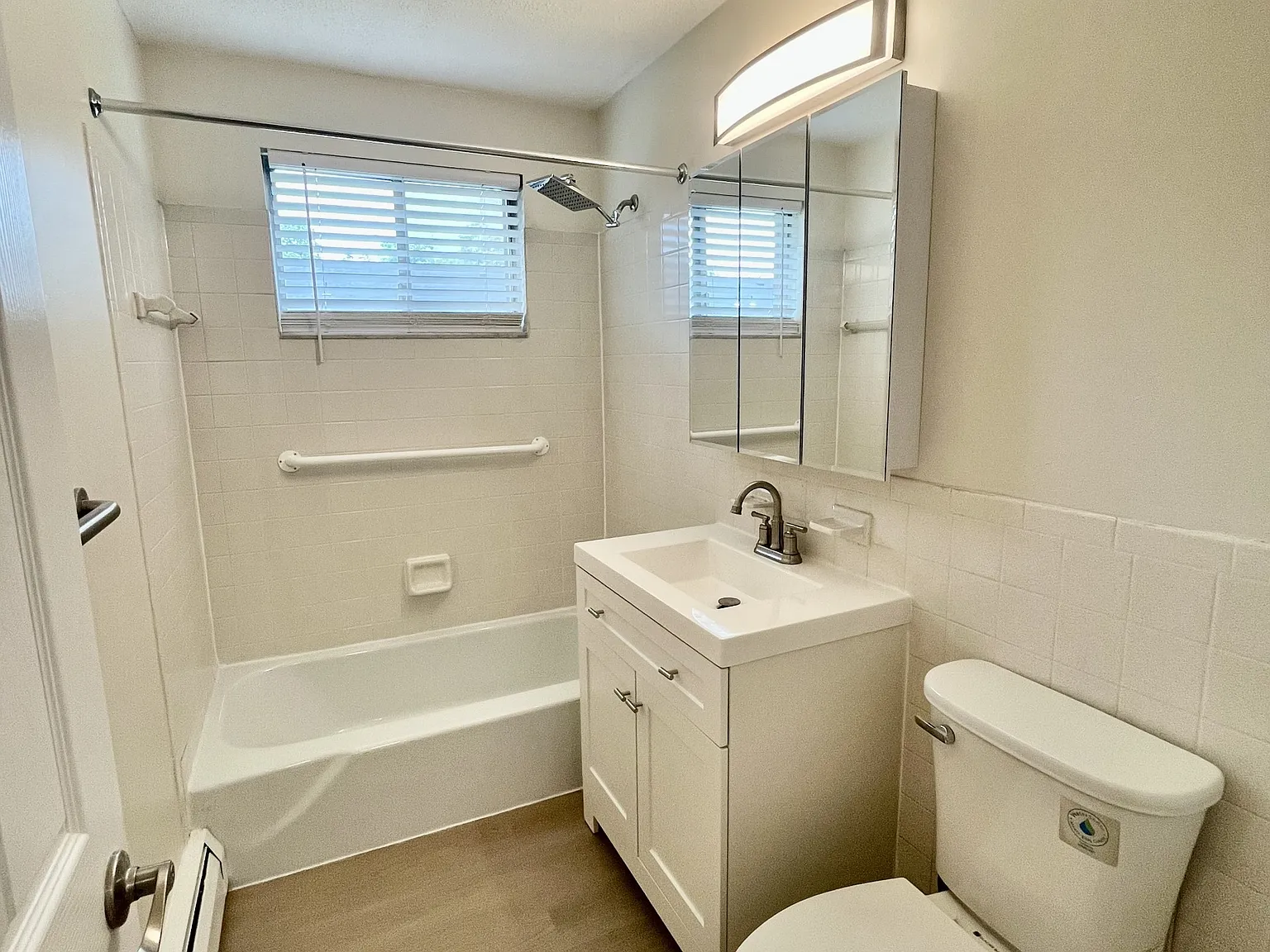 Fernwood Apartments — Photo 4