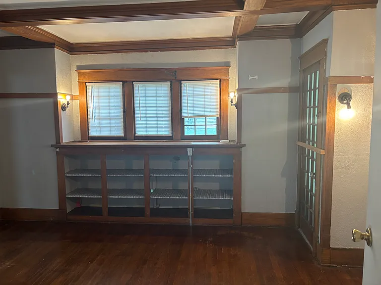 410 S Main St — Photo 8