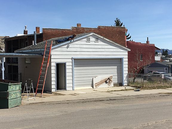 2 car heated garage w/ bath