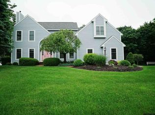 51 Bittersweet Ln, Slingerlands, NY 12159