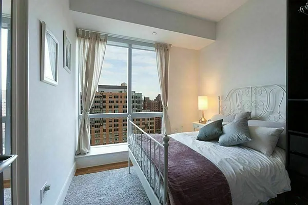 Rented by Douglas Elliman | media 19